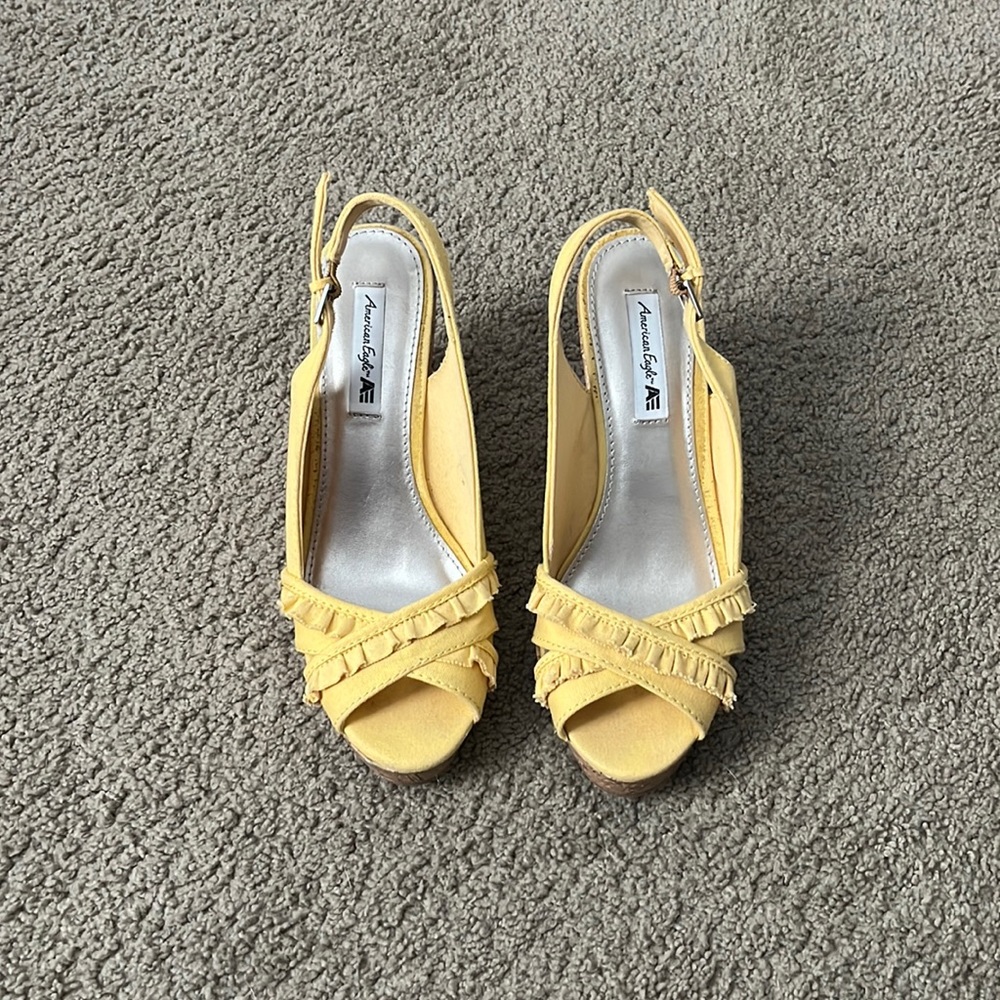 Yellow American eagle heels
